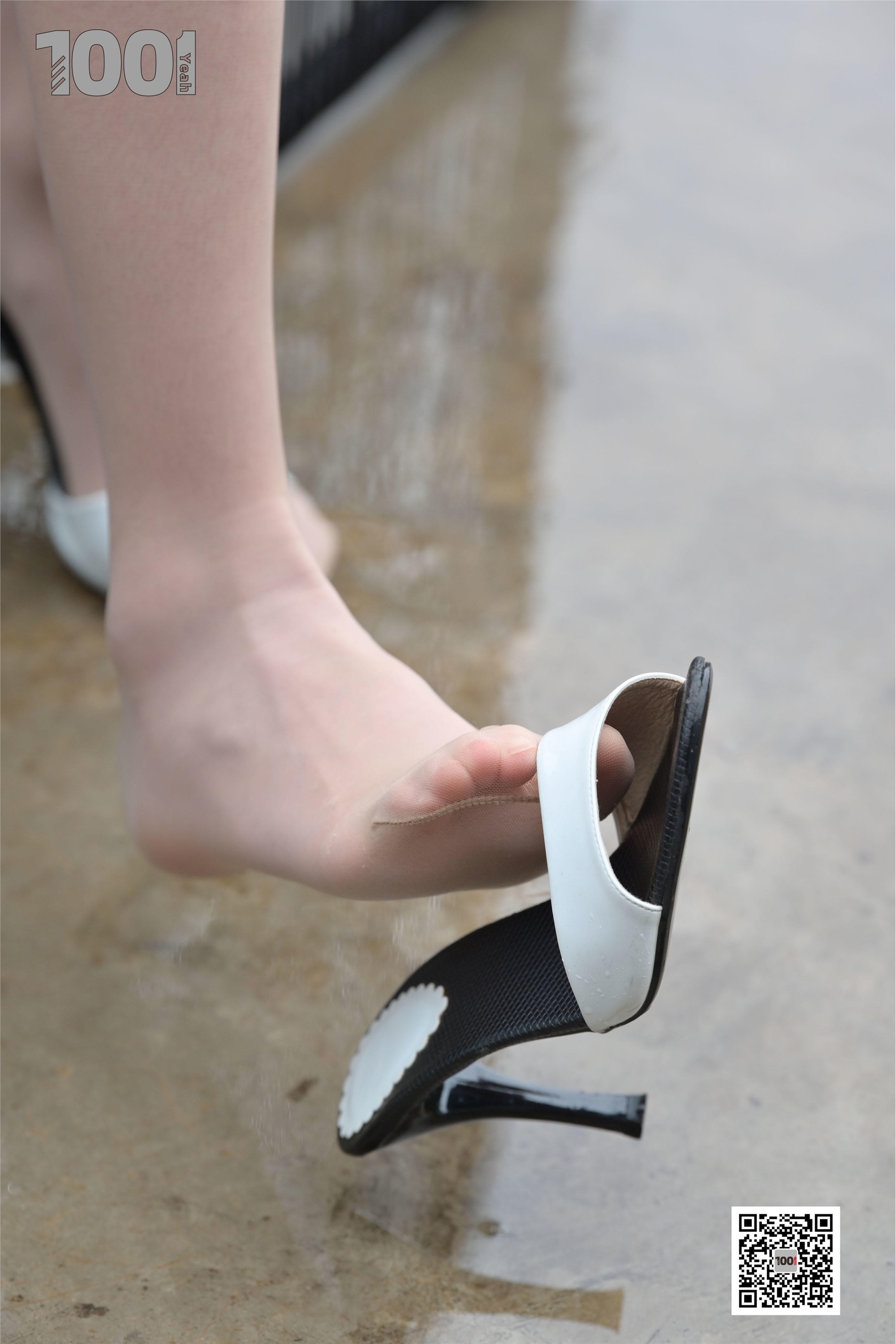 IESS异思趣向  一千零一夜《雨中漫步2》